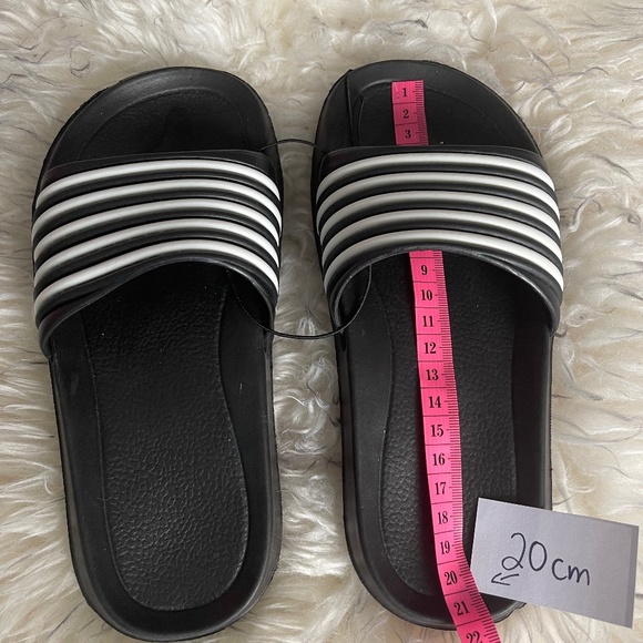 BNWT Boy’s Summer Sandals/Slides - Picture 1 of 4
